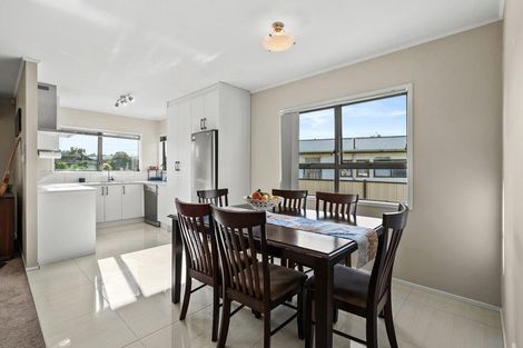 Photo of property in 97 Hyperion Drive, Randwick Park, Auckland, 2105