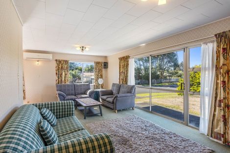 Photo of property in 50 Queens Road, Waikanae Beach, Waikanae, 5036