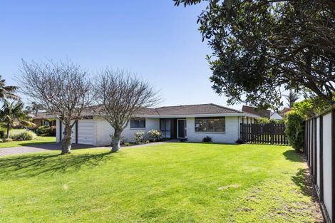 Photo of property in 34 Vivian Wilson Drive, Eastern Beach, Auckland, 2012
