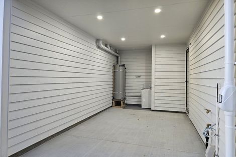 Photo of property in 8 Lewis Road, Pakuranga, Auckland, 2010