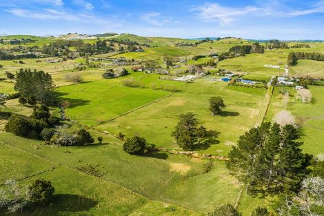 Photo of property in 92 Maungakaramea Road, Puwera, Whangarei, 0178