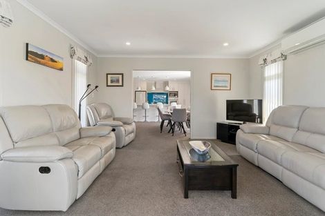 Photo of property in 16 Dunkeld Drive, Papamoa, 3118