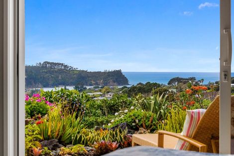 Photo of property in 15 Seaview Crescent, Hatfields Beach, Orewa, 0931