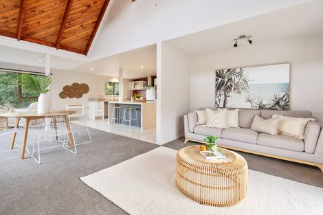 Photo of property in 5 Tieke Place, Horahora, Whangarei, 0110