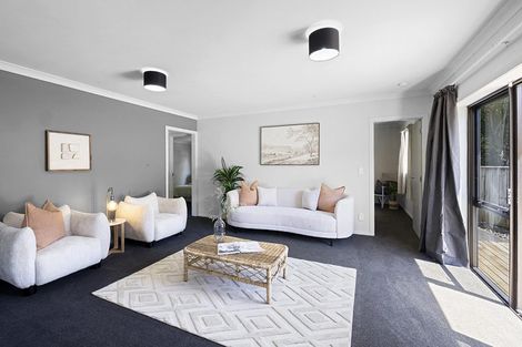 Photo of property in 65 Seaview Road, Marfell, New Plymouth, 4310