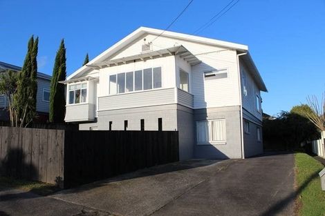 Photo of property in 1/16 Wernham Place, Northcote, Auckland, 0626