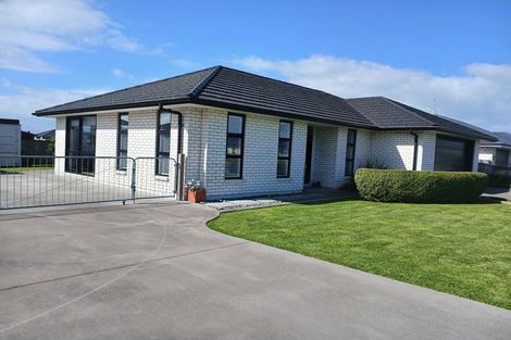 Photo of property in 12 Costello Drive, Ngatea, 3503