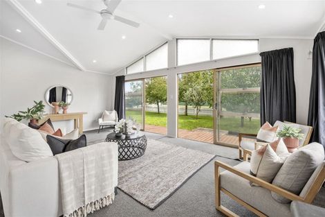 Photo of property in 20 Stonehurst Avenue, Waiuku, 2123