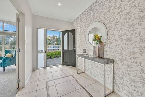 Photo of property in 43 Lansell Drive, East Tamaki Heights, Auckland, 2016