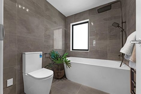 Photo of property in 20 Piringa Road, Pukekohe, 2120