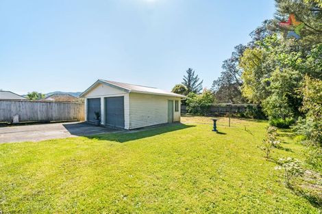 Photo of property in 13 Lees Grove, Wainuiomata, Lower Hutt, 5014