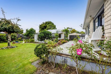 Photo of property in 8 Kowhai Street, Strandon, New Plymouth, 4312