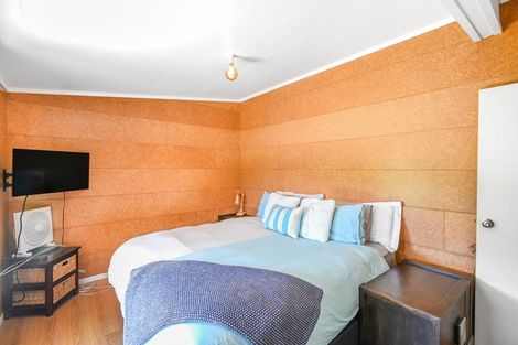 Photo of property in 202 Kempthorne Road, Russell, 0272