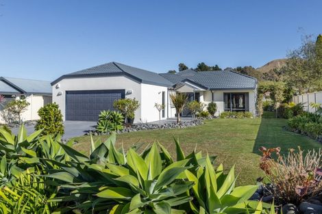 Photo of property in 48 Kensington Drive, Taradale, Napier, 4112