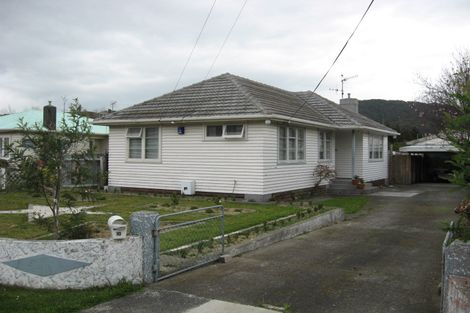 Photo of property in 10 Heath Street, Wainuiomata, Lower Hutt, 5014