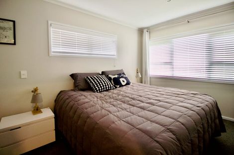 Photo of property in 2a Taipari Road, Te Atatu Peninsula, Auckland, 0610