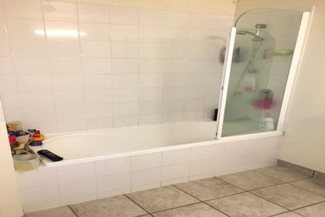 Photo of property in 35 Calypso Way, Unsworth Heights, Auckland, 0632