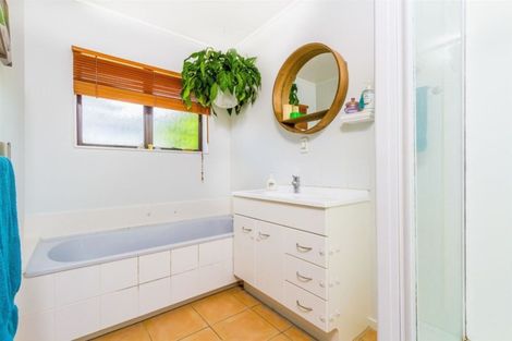 Photo of property in 1/26 Petrel Place, Massey, Auckland, 0614