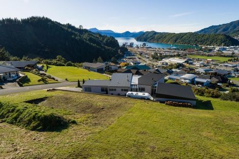 Photo of property in 17 Harbour View Heights, Picton, 7220