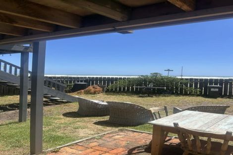 Photo of property in 228 Marine Parade, Otaki Beach, Otaki, 5512