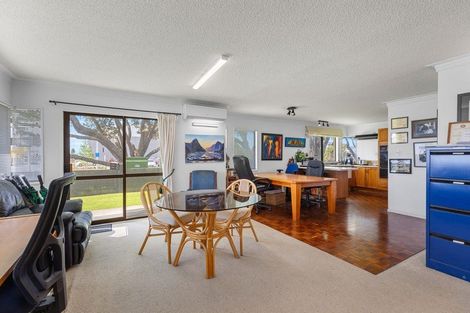 Photo of property in 182 Devonport Road, Tauranga, 3110