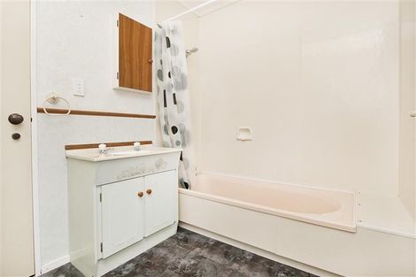 Photo of property in 35 Peter Hall Drive, Kelvin Grove, Palmerston North, 4414