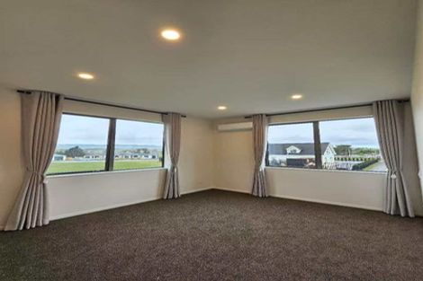 Photo of property in 3 Yellow Pear Lane, Karaka, 2578