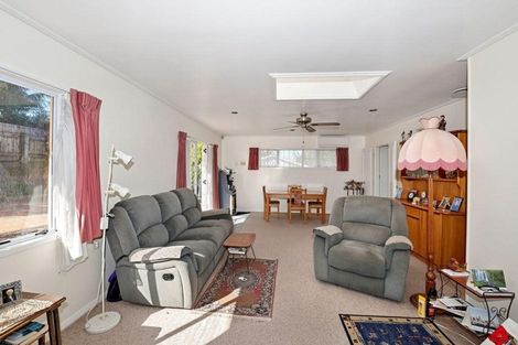 Photo of property in 28 Nikau Street, New Lynn, Auckland, 0600