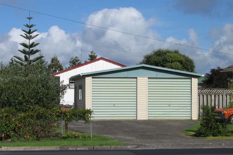 Photo of property in 692 Te Atatu Road, Te Atatu Peninsula, Auckland, 0610