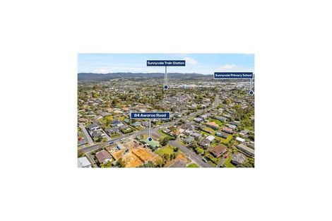 Photo of property in 84 Awaroa Road, Sunnyvale, Auckland, 0612