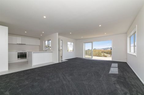 Photo of property in 13 Rauta Way, Helensville, 0800