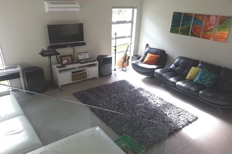 Photo of property in 28 Bur Oak Terrace, Schnapper Rock, Auckland, 0632