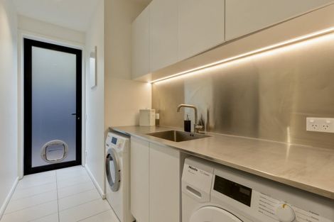 Photo of property in 31 Falconer Rise, Jacks Point, Queenstown, 9371