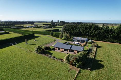 Photo of property in 84 Wilcox Road, Seaward Bush, Invercargill, 9871