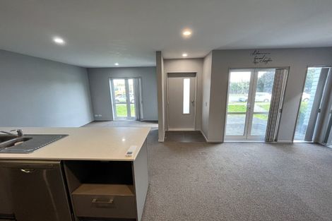 Photo of property in 15 Tribute Loop, Takanini, 2112