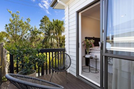 Photo of property in 7 Syd Grant Crescent, Orewa, 0931