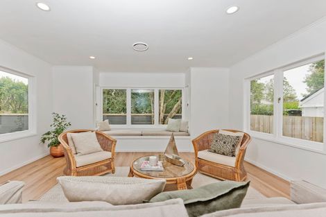 Photo of property in 51 Cambridge Road, Riverhead, 0820