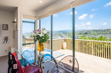 Photo of property in 77u2 Nevay Road, Miramar, Wellington, 6022