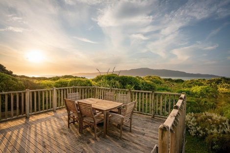 Photo of property in 1 Ngapotiki Street, Paraparaumu Beach, Paraparaumu, 5032