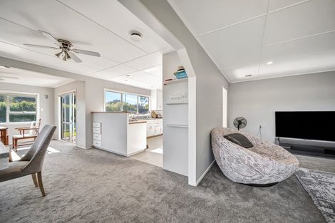 Photo of property in 389 Waiuku Road, Puni, Pukekohe, 2678