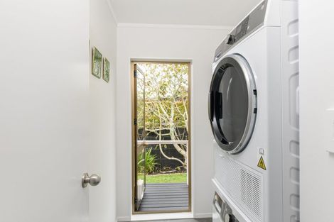 Photo of property in 63a Nile Road, Milford, Auckland, 0620