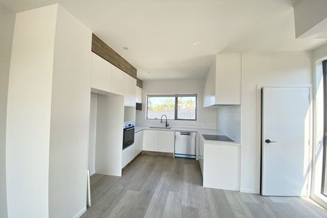 Photo of property in 43 Tirimoana Road, Te Atatu South, Auckland, 0602