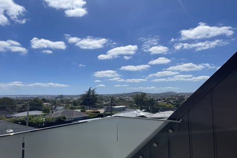 Photo of property in 20b Gilliam Street, New Lynn, Auckland, 0600