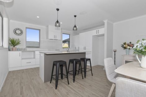 Photo of property in 2 Kainui Heights, Kamo, 0112