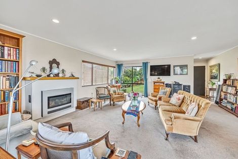 Photo of property in 1/11 Bernleigh Terrace, West Harbour, Auckland, 0618