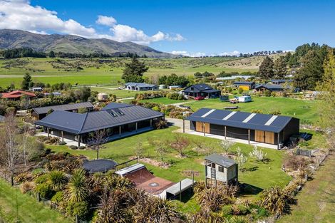 Photo of property in 5 Loach Road, Hawea Flat, Wanaka, 9382