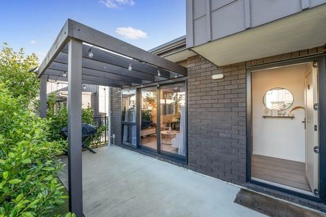 Photo of property in 63 Black Beech Crescent, Takanini, 2110