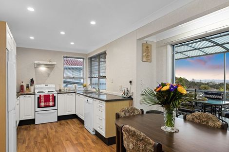 Photo of property in 25 Donovan Avenue, Massey, Auckland, 0614