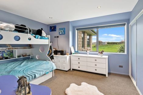 Photo of property in 28 Springwater Avenue, Northwood, Christchurch, 8051