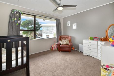 Photo of property in 22 Hand Road, Helensville, 0800
